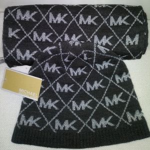 Michael Kors Beanie and Scarf set